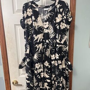 Wonderly Black & Cream Floral Tiered Midi Dress